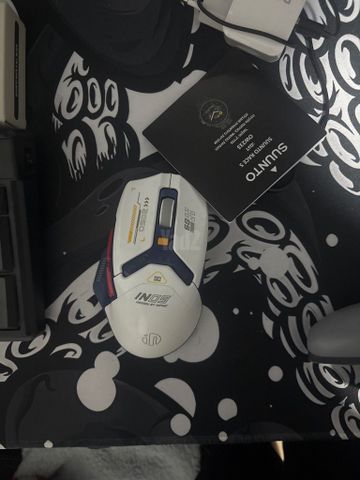 סוני 5 סלים