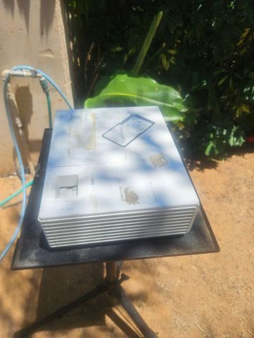 מקרן  מסך