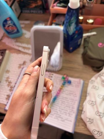 ‏iPhone 13 mini
