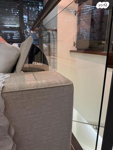 ספה FENDI