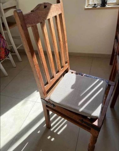 6 כסאות עץ מלא