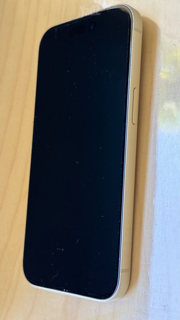 IPhone 15, 256GB