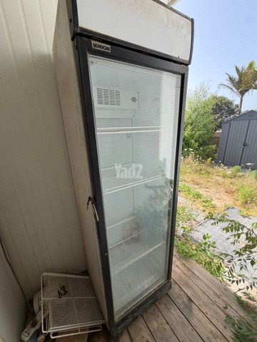מקרר ויטרינה