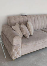 ספה יפה ושמורה