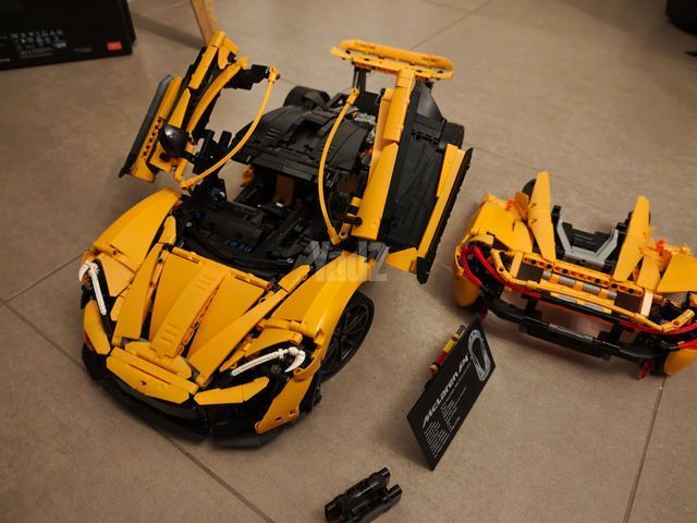 מקלארן P1 לגו ענק Lego