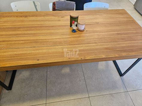 שולחן אוכל