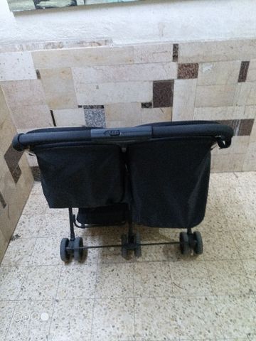 עגלת תאומים