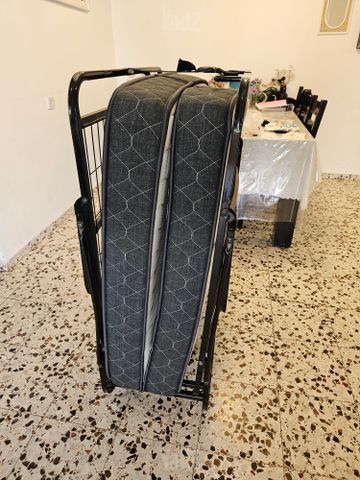 מיטה מתקפלת