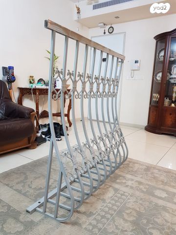 סורגים כמו חדש