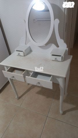 שידת איפור