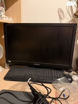 צג ומחשב נייח