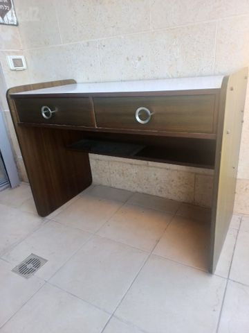 שולחן