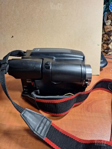 מצלמת וידאו JVC  GR-AX460