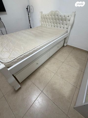 מיטה וחצי