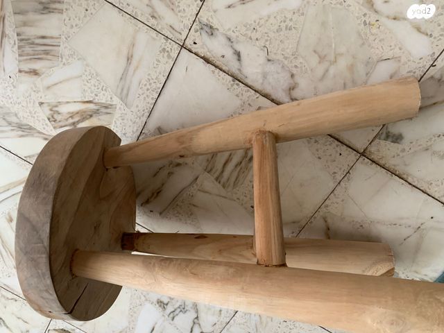 כסא שרפרף עץ קטן