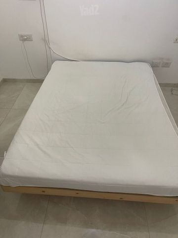 בסיס מיטה