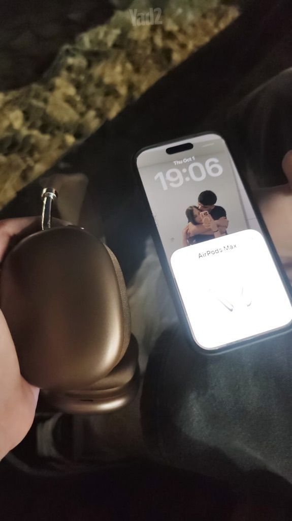 AirPods Max x kim