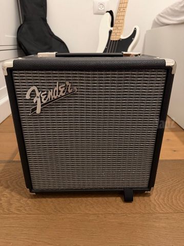 גיטרה בס Squier by Fender
