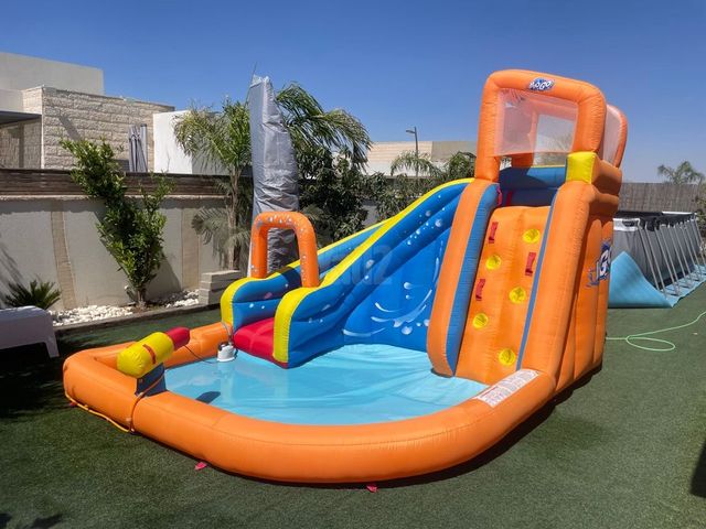 מתנפח עם מים