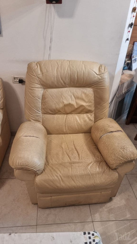 סלון עור  למסירה
