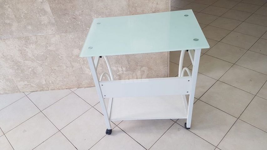 שולחן
