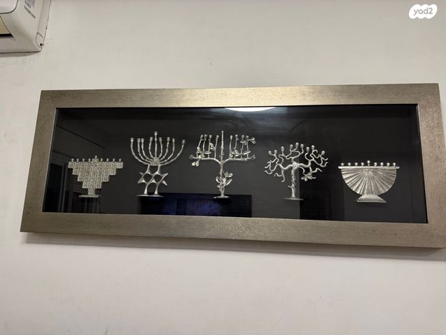‏פסל חנוכיות ענתיקה