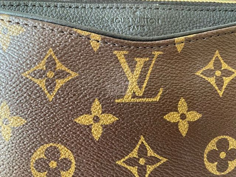 תיק קלאץ׳ Louis Vuitton
