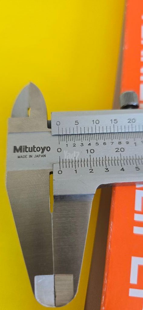 קליבר Mitutoyo יפן