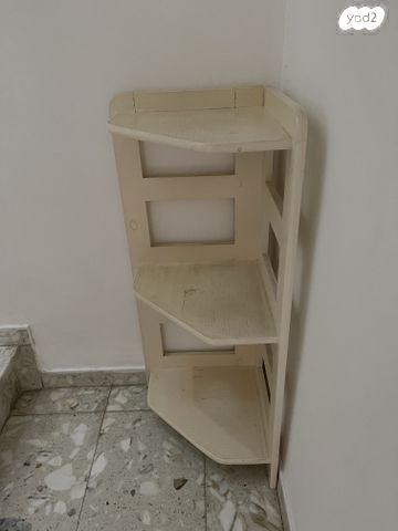 מעמד עץ פינתי