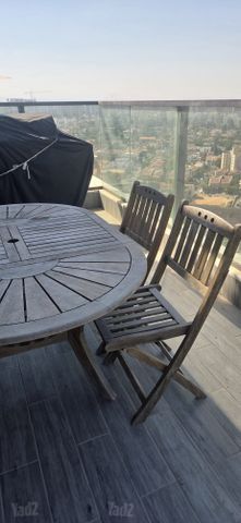 שולחן