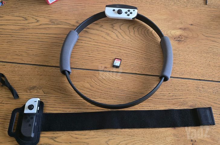 Switch Oled עם אביזרים ומשחק