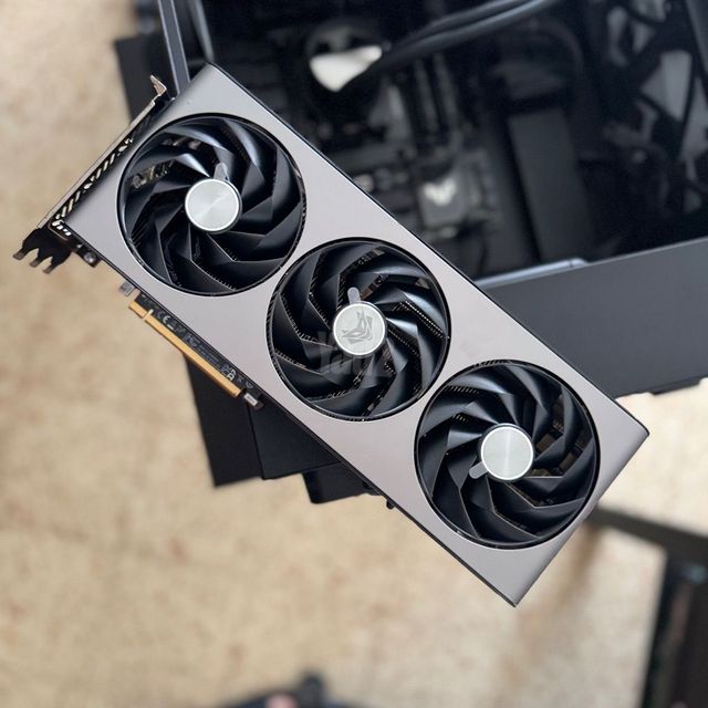 AMD Radeon RX 7800 XT