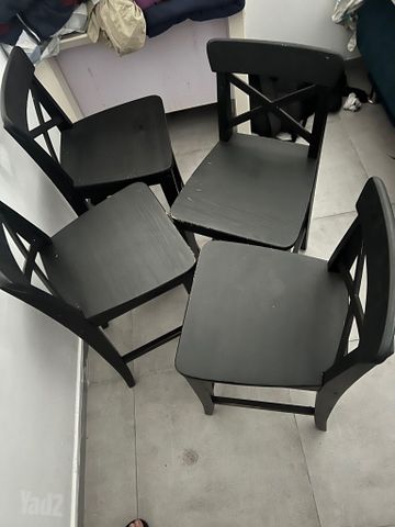 4 כיסאות