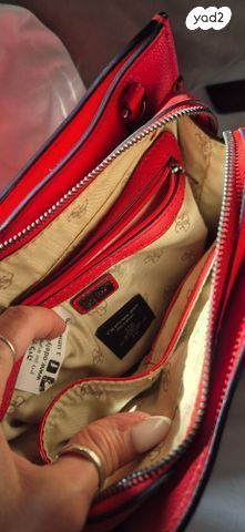 תיק של Guess