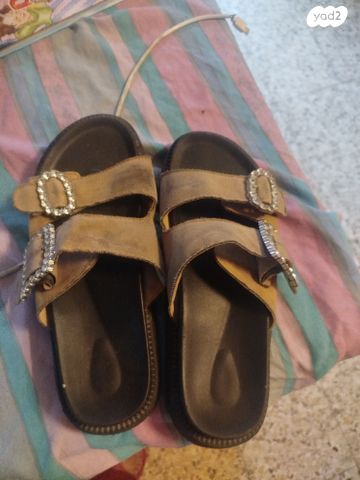 נעלי בית