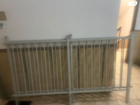 מעקה למרפסת