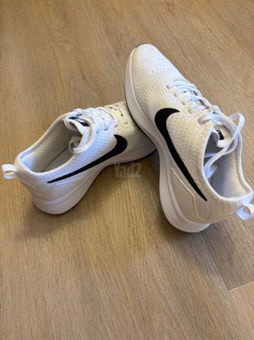 נעלי ריצה Nike