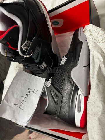 Nike Jordan bred +Jordan 1 SE