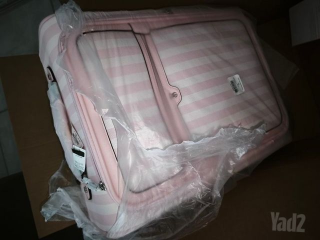 מזוודה victoria's secret
