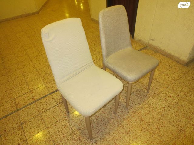 4 כסאות מרופדים