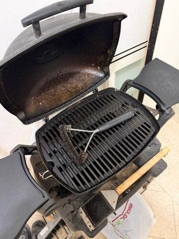 גריל גז וובר Q1200