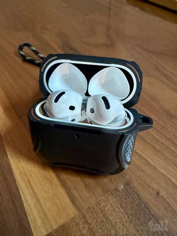 AirPods 4 ANC