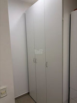 ארון בגדים ענק