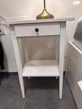 2 שידות ו 2 מנורות צד