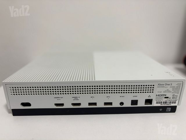 Xbox One S + בקר + 3 משחקים