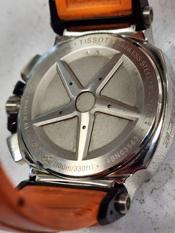 שעון יד אנלוגי TISSOT