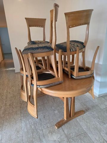 שולחן אוכל