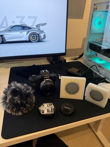 Canon M50