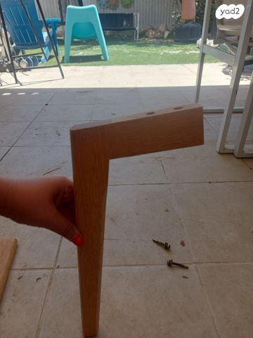 רגלי עץ