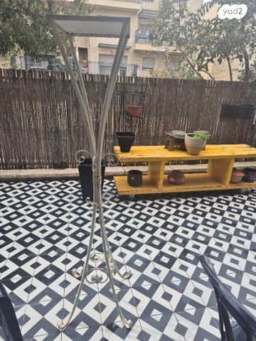 סטנד לעציץ